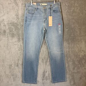 NWT Levis 505 Women 12 W31 L32 (Inseam 31.5) Straight Denim Jeans Light Wash